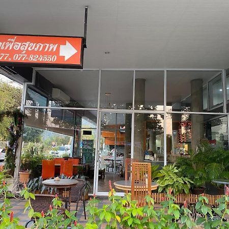 Tanatnan Hotel Ranong Exterior foto