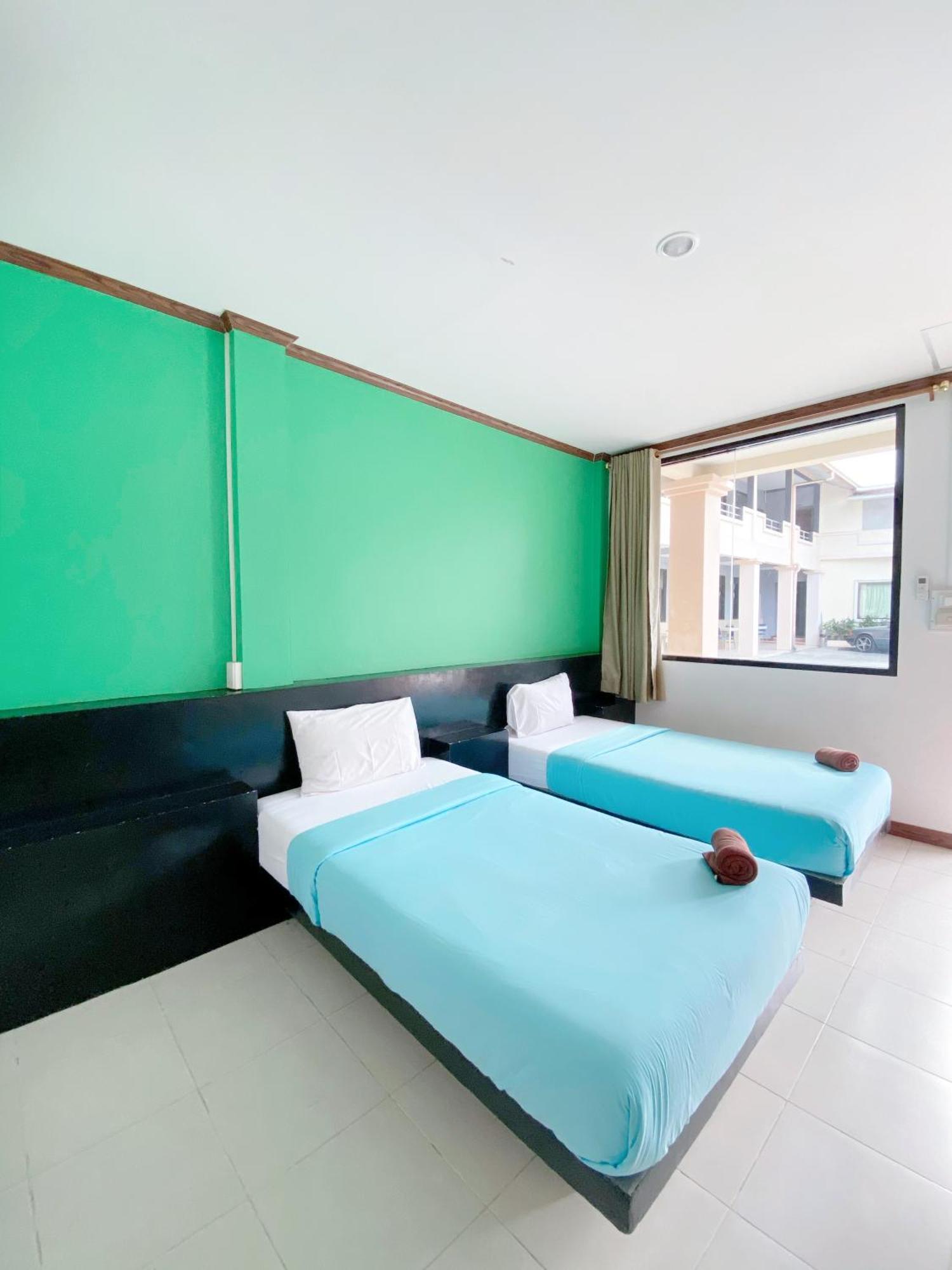 Tanatnan Hotel Ranong Exterior foto
